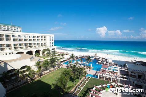 Marriott Cancun Resort - Beach at the Marriott Cancun Resort | Oyster.com Hotel Photos