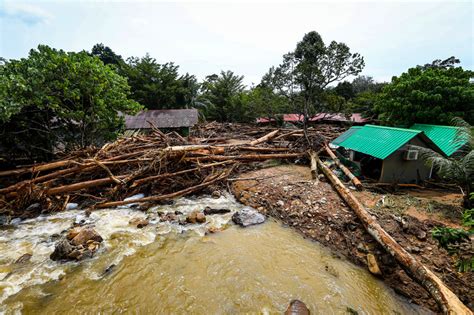 3 dead, 4 missing in Malaysia floods | ABS-CBN News