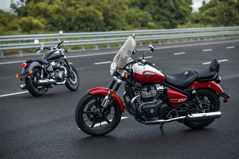 Royal Enfield Super Meteor 650: Variants Explained