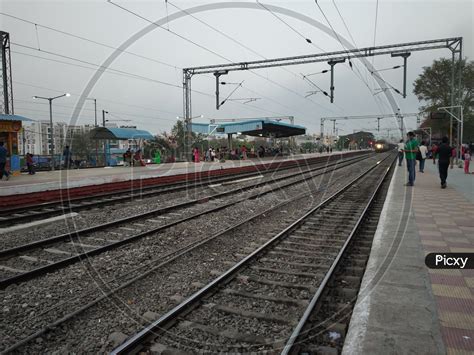 Image of Lingampally Railway station-VJ835131-Picxy