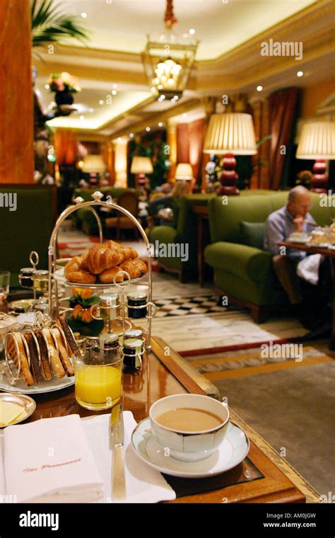 The dorchester restaurant london hi-res stock photography and images ...