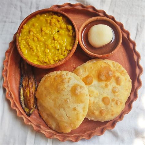 Must-try Bengali foods during Durga Puja to celebrate like a Bengali