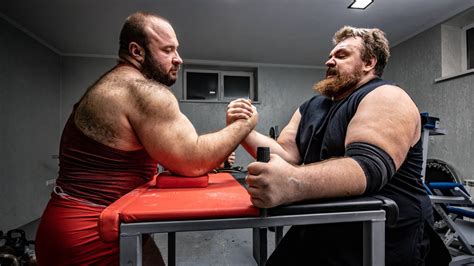 Arm Wrestling Techniques: 5 Tricks you should know