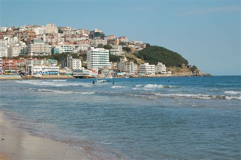 File:Korea-Busan-Haeundae-Beach-04.jpg - Wikimedia Commons