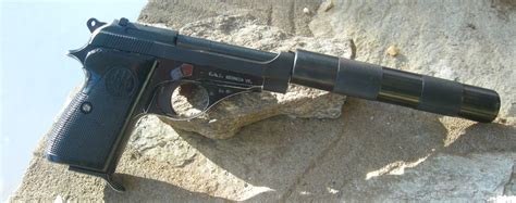 A love letter to the Beretta 71 :: Guns.com