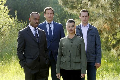 Cote de Pablo (Ziva David) NCIS 10x24 Damned If You Do episode stills ...