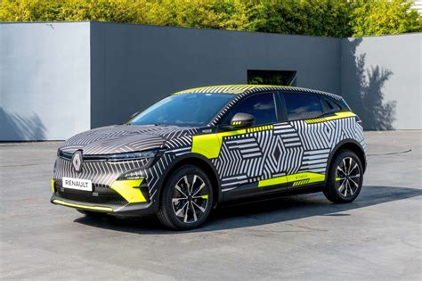 Photo 2 - Mégane E-Tech Electric 2022 - Renault lancera un SUV compact électrique en 2023