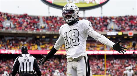 Raiders DB Passionately Refutes Travis Kelce Saying Chiefs Gave Away ...