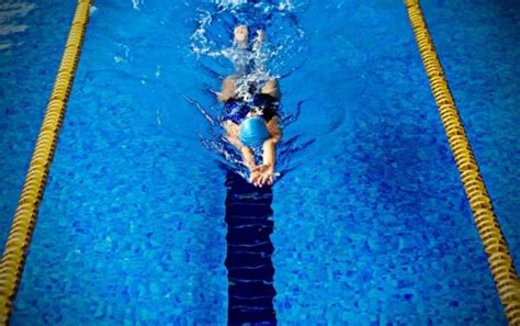 The 3 Best Swimming Workouts To Get Toned