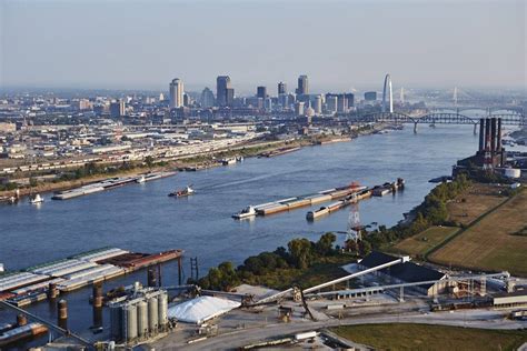 Flood-Swollen Mississippi River Closed At St. Louis