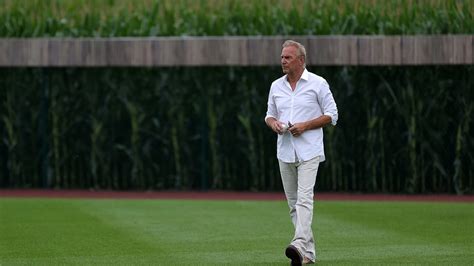 ‘Field of Dreams’ Game: Watch Kevin Costner and Players Emerge From ...