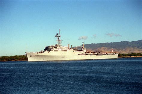 The amphibious transport dock USS JUNEAU (LPD-10) departs Naval Station ...