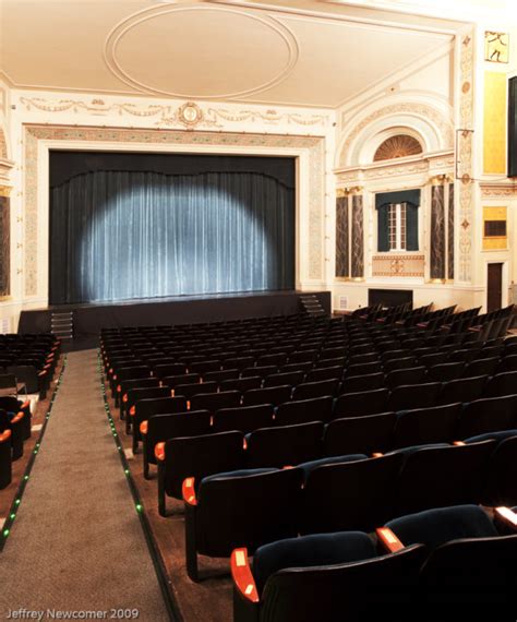 Colonial Theater shoot, Keene, NH Jessica – THE COLONIAL THEATRE