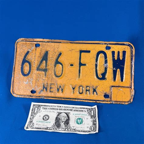 VINTAGE NEW YORK LICENSE PLATE | EstateSales.org