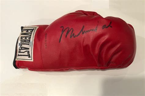 Muhammad Ali signed boxing glove :: Australian Memorabilia Association