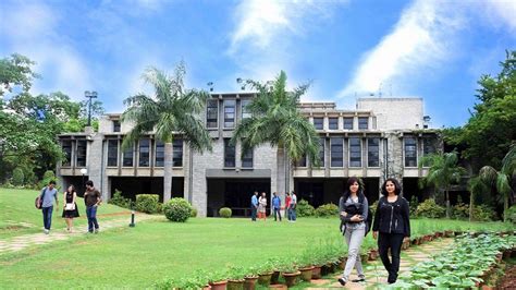 IIM Bangalore begins new session of PG programme for executives online - ABPEducation