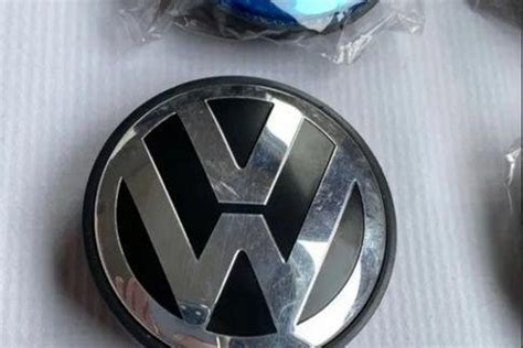 VOLKSWAGEN Golf 5 generation (2003-2009) Wheel Covers 3B7601171 21449820 - Used parts online ...