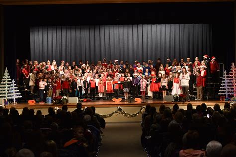 Hubbard Elementary Holiday Program 2017 by LA Images Photography