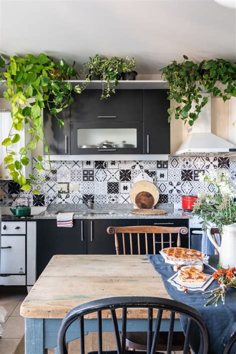 Bohemian Kitchen Inspirations: Plants, Patterns, and More | Apartment ...