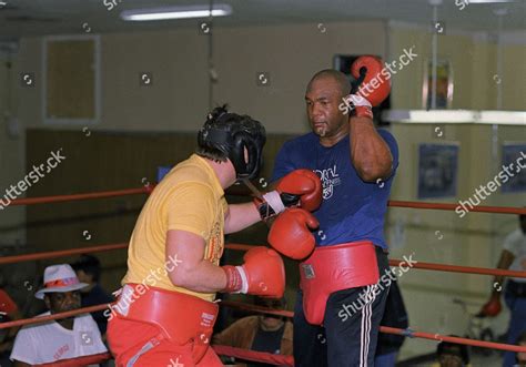 Former Heavyweight Boxing Champ George Foreman Editorial Stock Photo ...