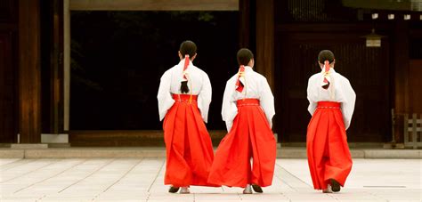 How to Be a Shinto Miko for a Day (Shrine Maiden Rental)