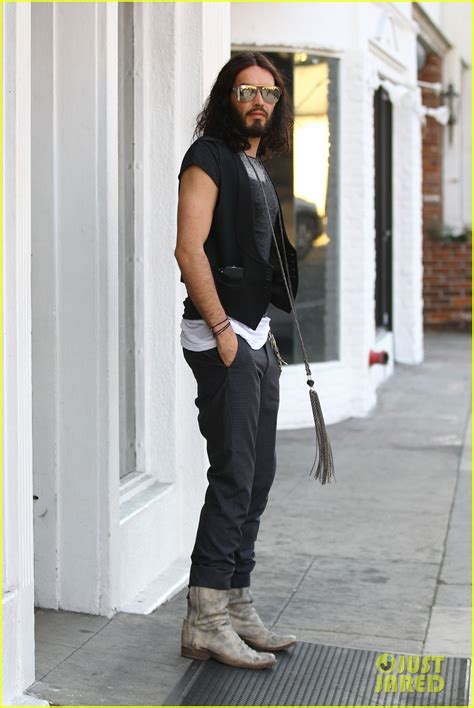 Photo: russell brand tattoo parlor 06 | Photo 2625703 | Just Jared