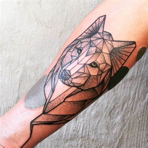 geometric wolf tattoo Kurt Tattoo, Wings Tattoo, Tattoo Style, Forearm ...