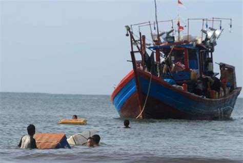 Pembuatan Kapal Nelayan Tradisional Berkembang di Aceh | Republika Online