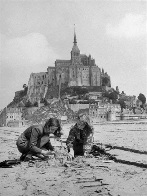 Mont Saint Michel | Fotos preto e branco, Agencia de viagem, Monumentos