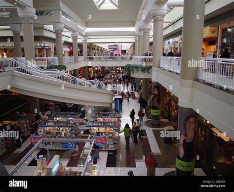 Indoor shopping mall (Walden Galleria, Buffalo, NY Stock Photo - Alamy