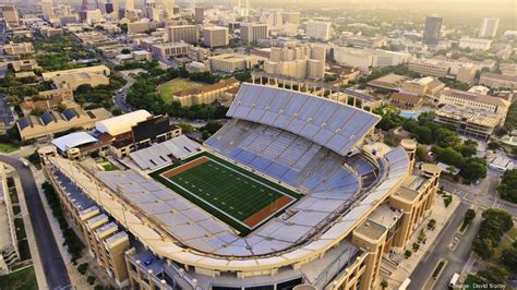 Texas college football revenue soars - San Antonio Business Journal