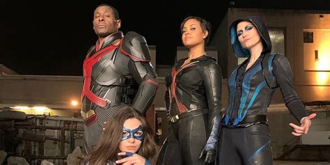 Alex Danvers Shows Off Superhero Suit in BTS Supergirl Photo