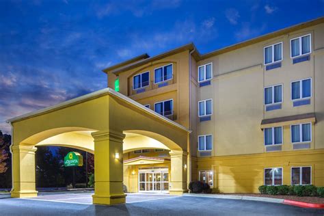 La Quinta Inn & Suites by Wyndham Atlanta-Union City | Union City, GA Hotels