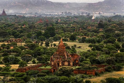 Landscape view of ancient temples, Old Bagan, Myanmar 22946998 Stock ...