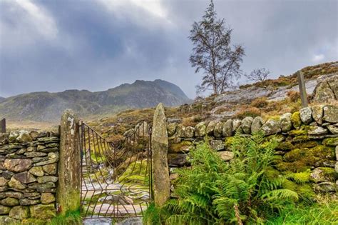 Premium Photo | Snowdonia national park