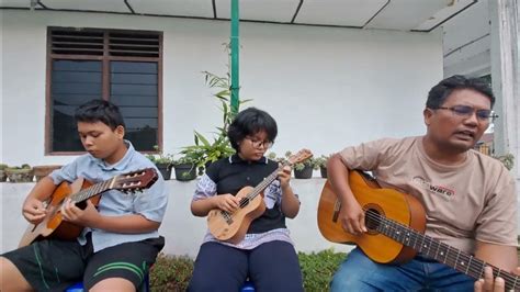 KISAH KASIH DI SEKOLAH (GUITAR & UKULELE COVER) - YouTube