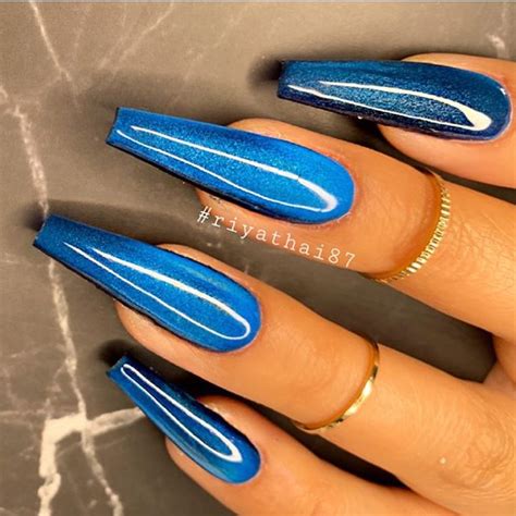 Elegant navy blue nail colors and designs for a Super Elegant Look