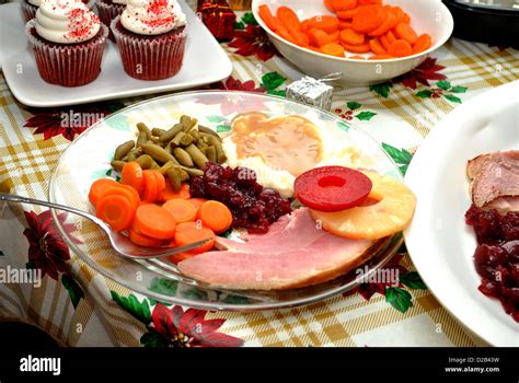 Traditional Christmas Ham Dinner Stock Photo - Alamy