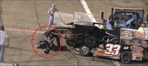 VIDEO: Race car drivers fight after crash