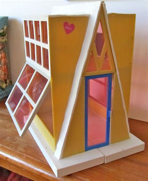 2004 Bratz Doll House MGA Plastic Cabin | Bratz doll, Barbie diy, Doll house