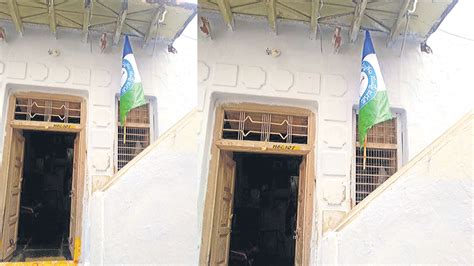 ఇంటిపై వైసీపీ జెండా కట్టాల్సిందే..! | YCP flag should be hung on the ...