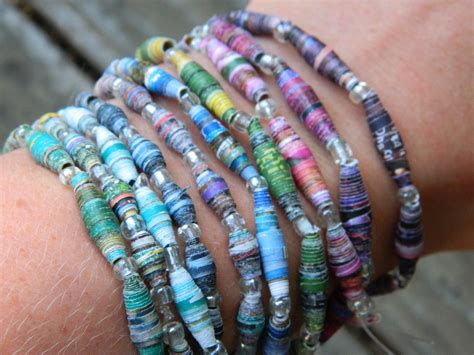 redwoodjul: Paper Bead Bracelets