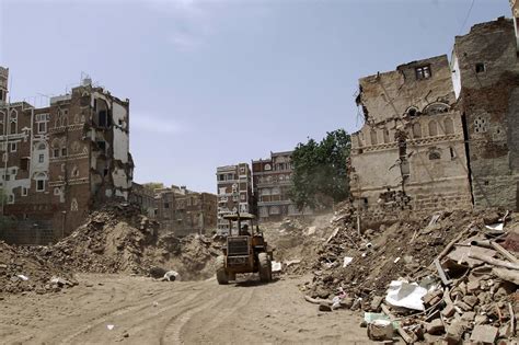 10 Killed and Wounded in Yemen Explosion - WSJ