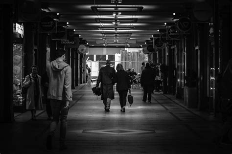 Black and White: Manchester street photography by Paul Crudgington ...