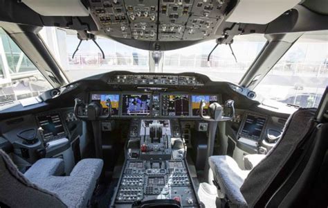 Cockpit | Boeing 787-9 Dreamliner | Cockpit