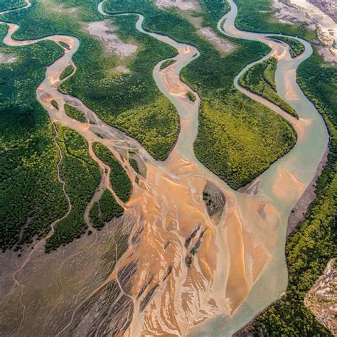 Types of Landforms: From the Top of the Globe to the Depths of the Sea - Outforia