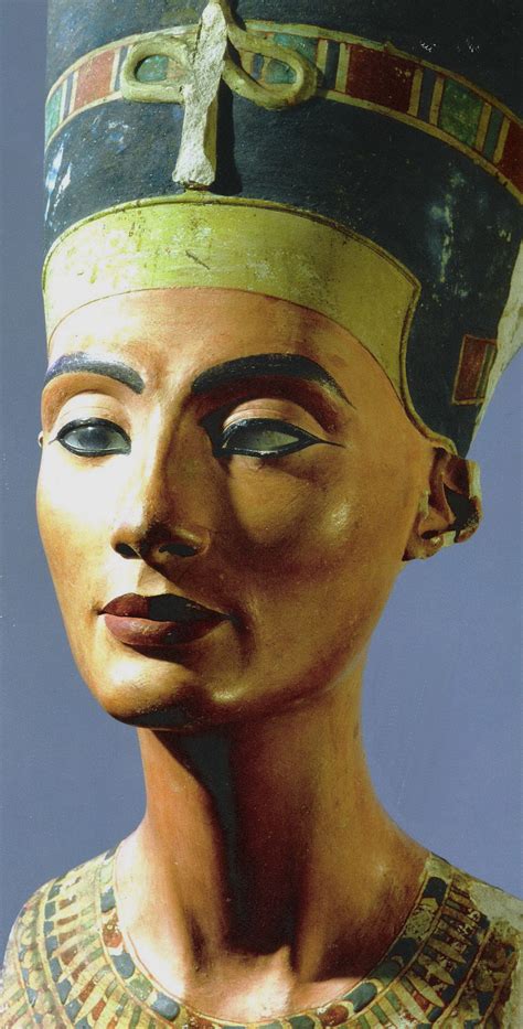Ancient Egyptian Queen Nefertiti Sculpture