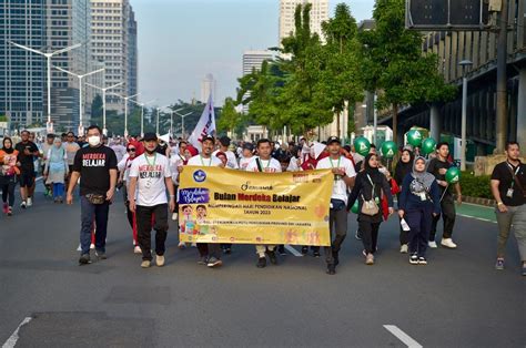 Semarakkan Hardiknas 2023, Kemendikbudristek Selenggarakan Jalan Sehat ...