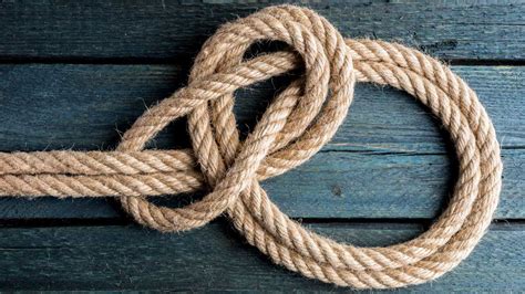 Know Your Knots: The Bowline Knot - SunnyScope