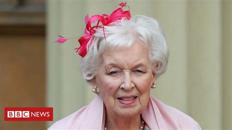 Dame June Whitfield, star of Absolutely Fabulous, dies aged 93 | Whitfield, Jennifer saunders ...